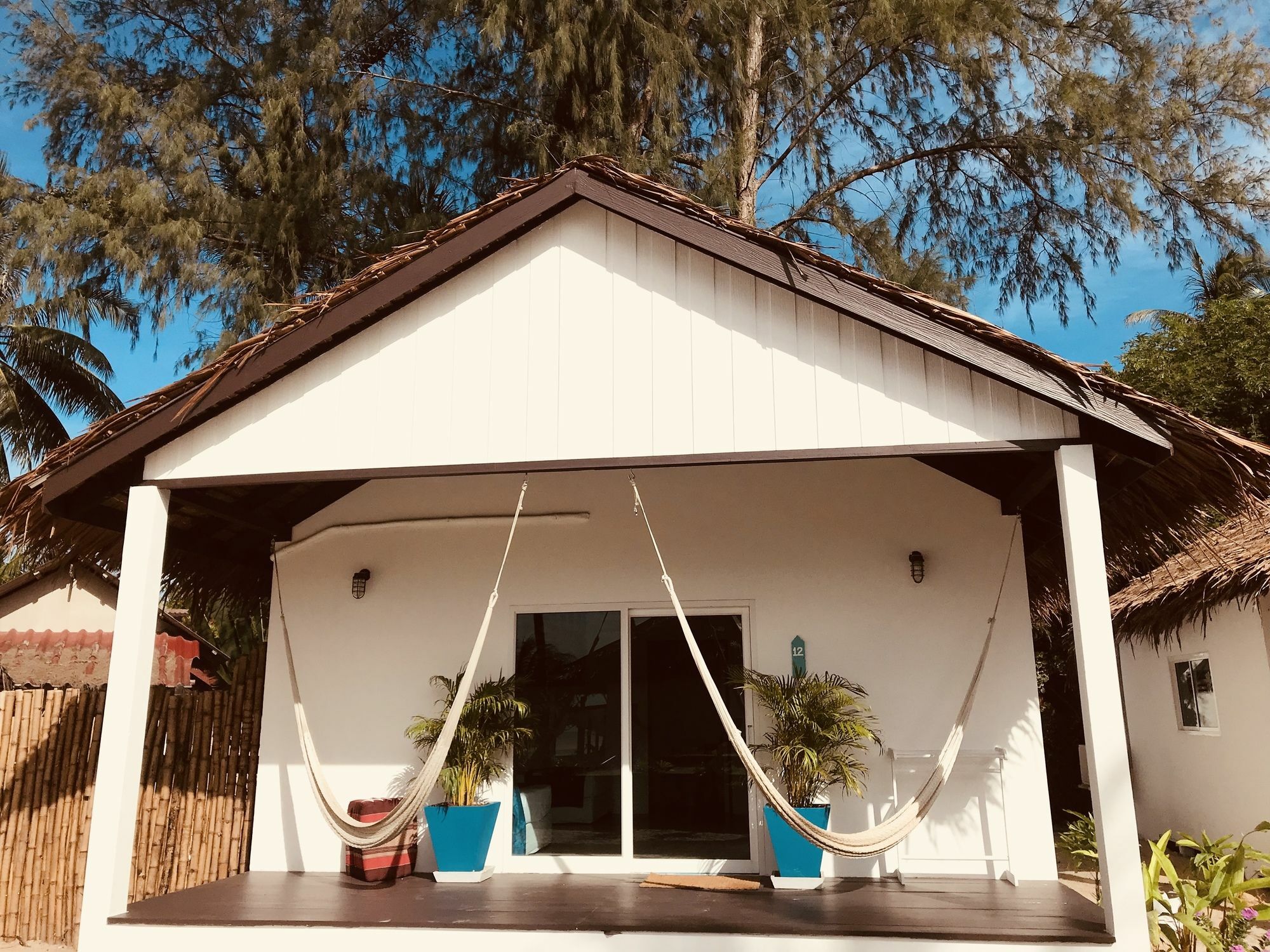 Sarana (adults Only) Tempat peranginan 2*