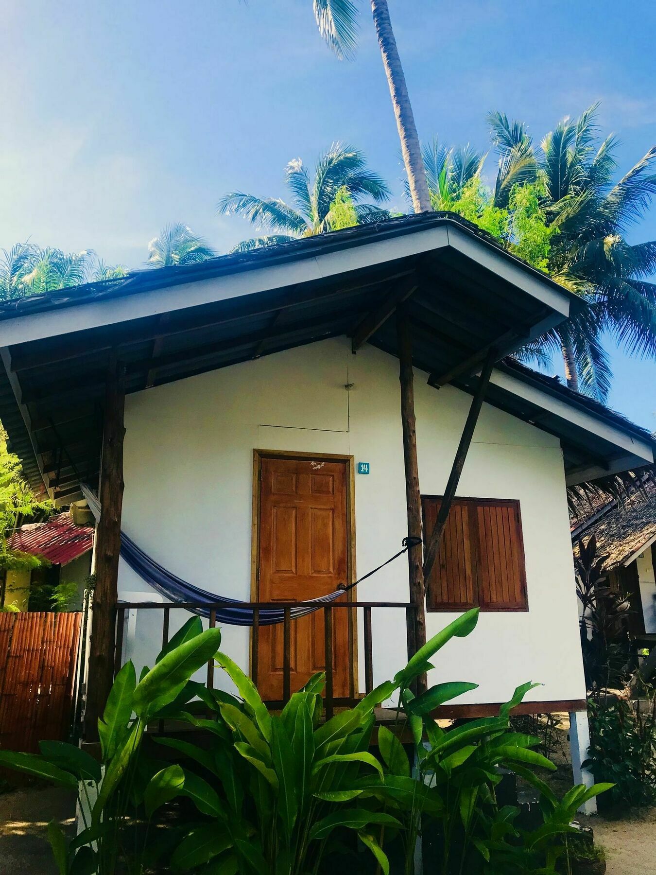 Sarana (adults Only) Tempat peranginan